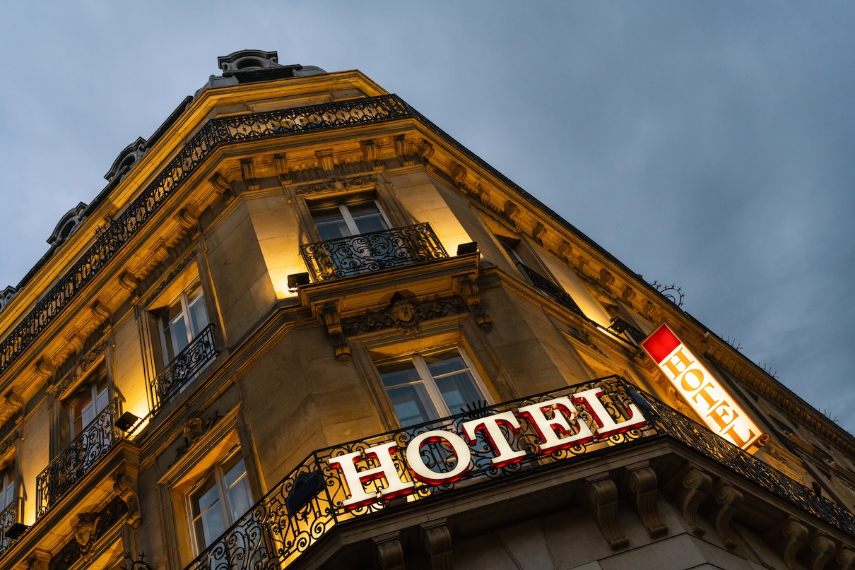 IHG Hotels & Resorts franchit un cap historique en dépassant le million de chambres disponible - Depositphotos @rclassenlayouts