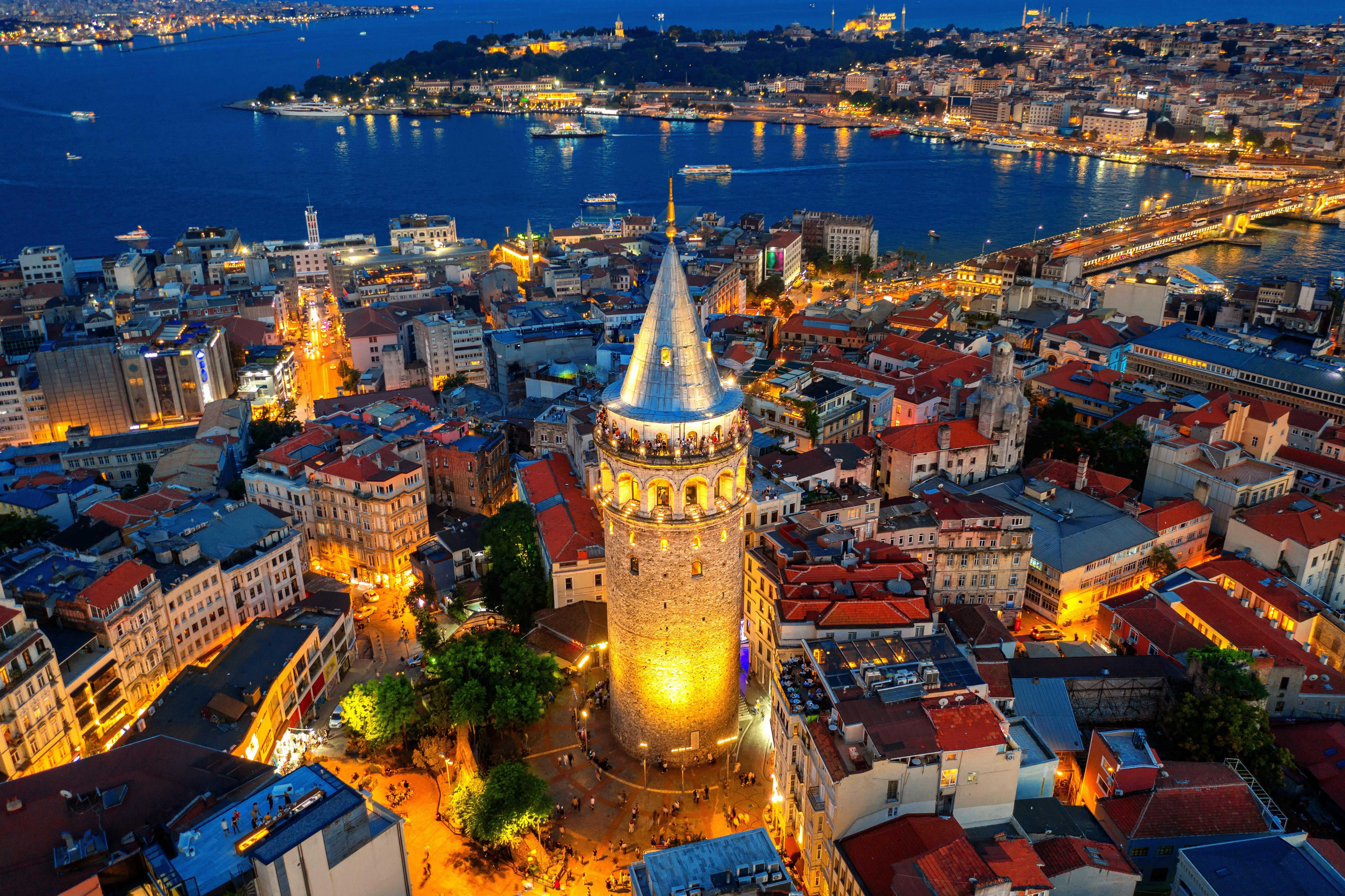 Istanbul vue de nuit. Photo Mondial Tourisme