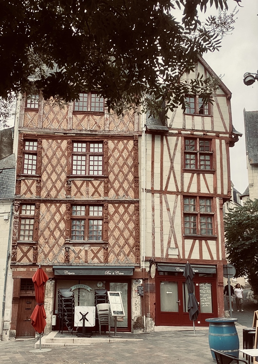 Maisons à colombages dans le centre-ville - Photo : J.-P.C.