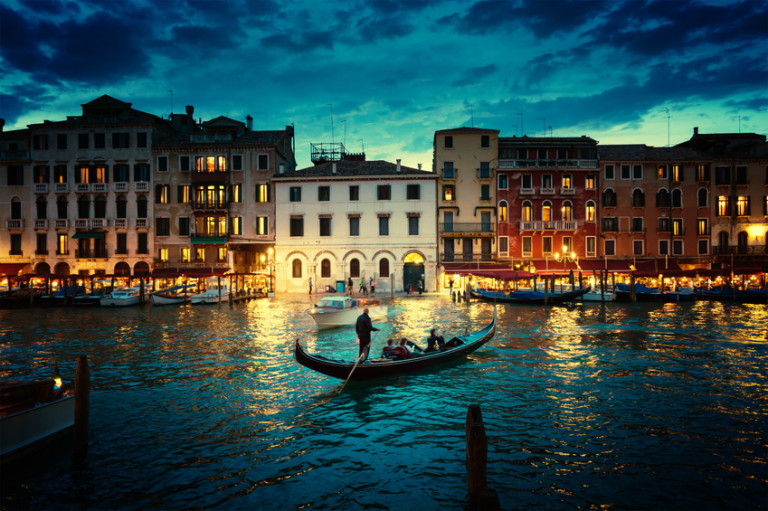 Le grand canal au coucher du soleil – Venise, Italie – © Iakov Kalinin – Fotolia.com Le grand canal au coucher du soleil – Venise, Italie – © Iakov Kalinin – Fotolia.com