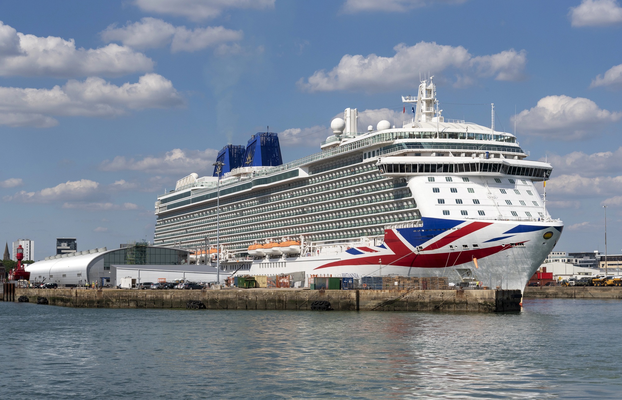 Croisières Royaume-Uni : : les ports britanniques, ici Southampton, accueillent chaque année plus de 2 millions de visites à la journée @Deposit-Photos.Com