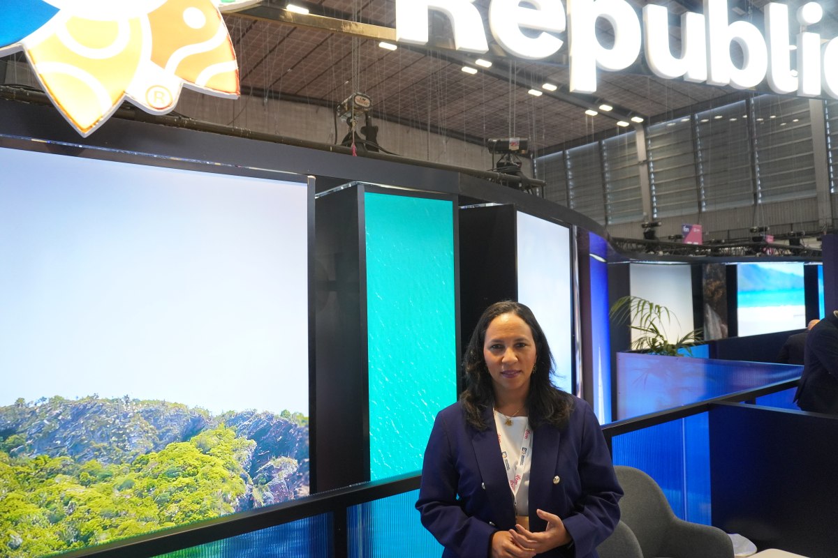 Sur le très imposant stand de son pays, à l’IFTM ce 24 septembre, Madame Jacqueline Mora, vice-ministre du Tourisme en République dominicaine. Photo : C.Hardin.