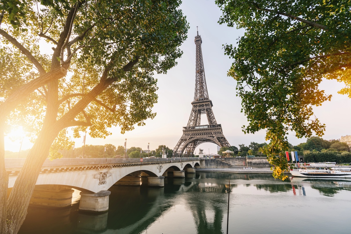 Vedettes de Paris transforme la Seine en terrain de jeu frissonnant - Depositphotos @rclassenlayouts