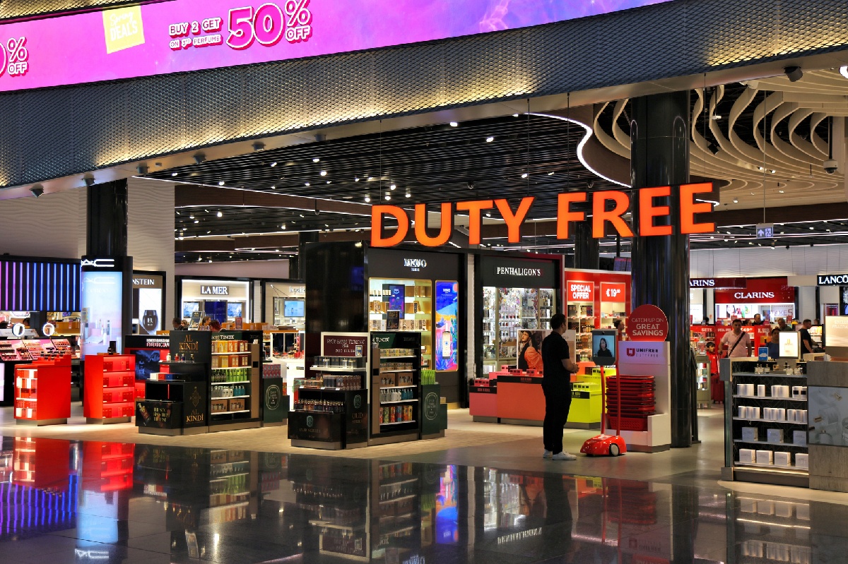 Le duty-free : une parenthèse enchantée qui embellit le voyage - Depositphotos.com Auteur tupungato