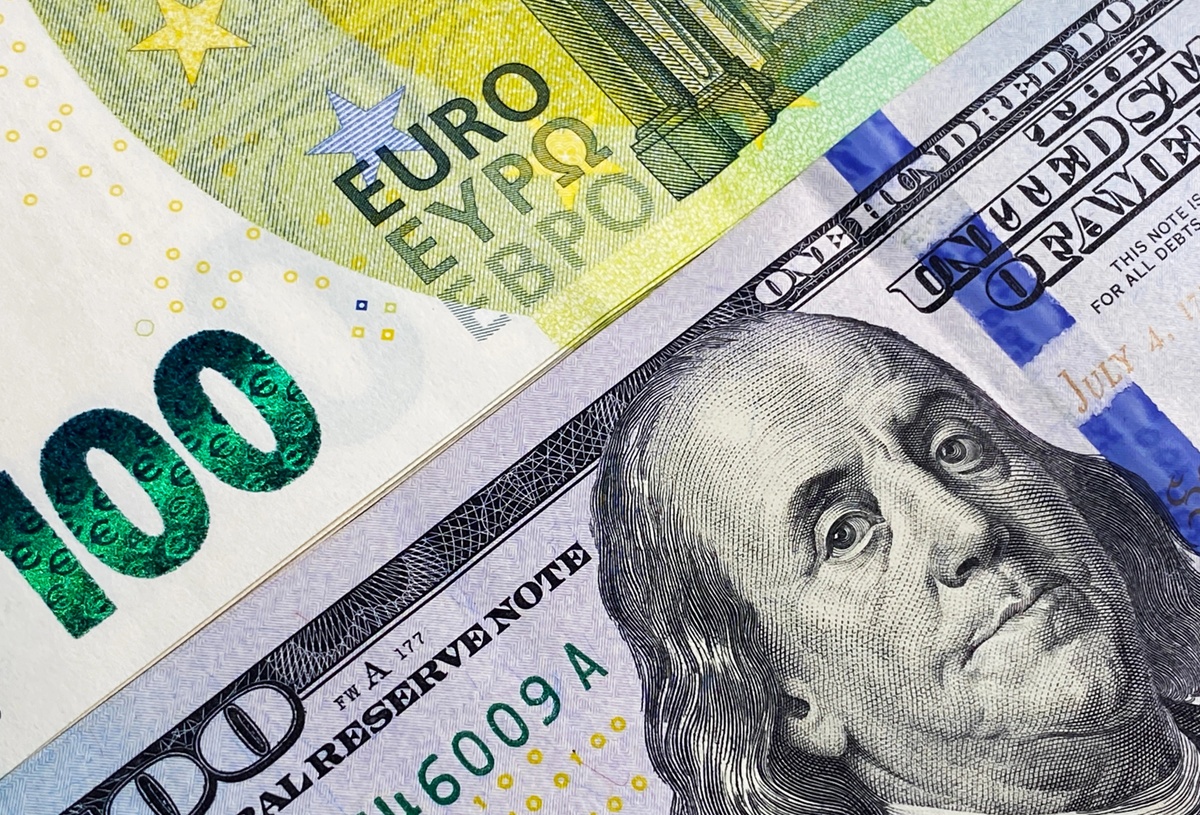 Sur le plan des devises, la paire euro/dollar reste orientée à la hausse avec un objectif autour de 1,20 d’ici la fin de l’année - Depositphotos.com, chekat