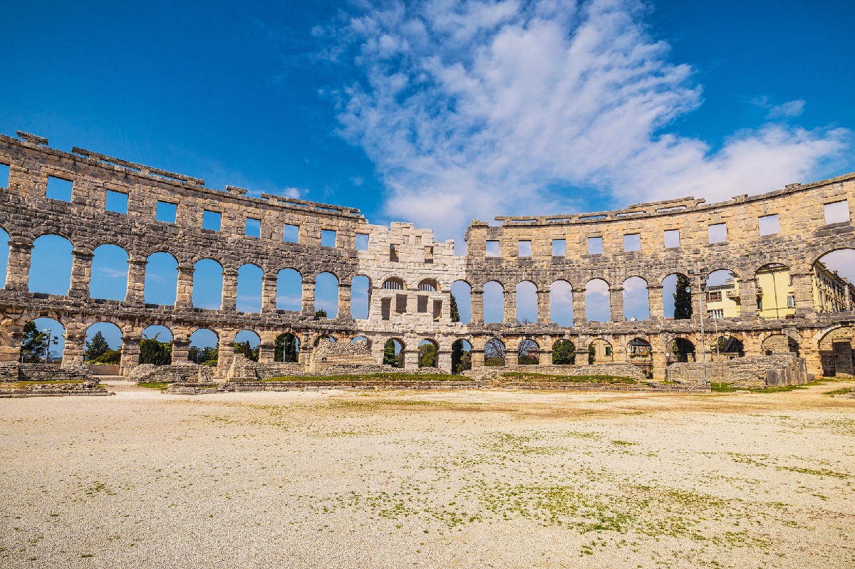 L'amphithéâtre de Pula en Istrie, en Croatie - Depositphotos.com viliam.mucha@gmail.com