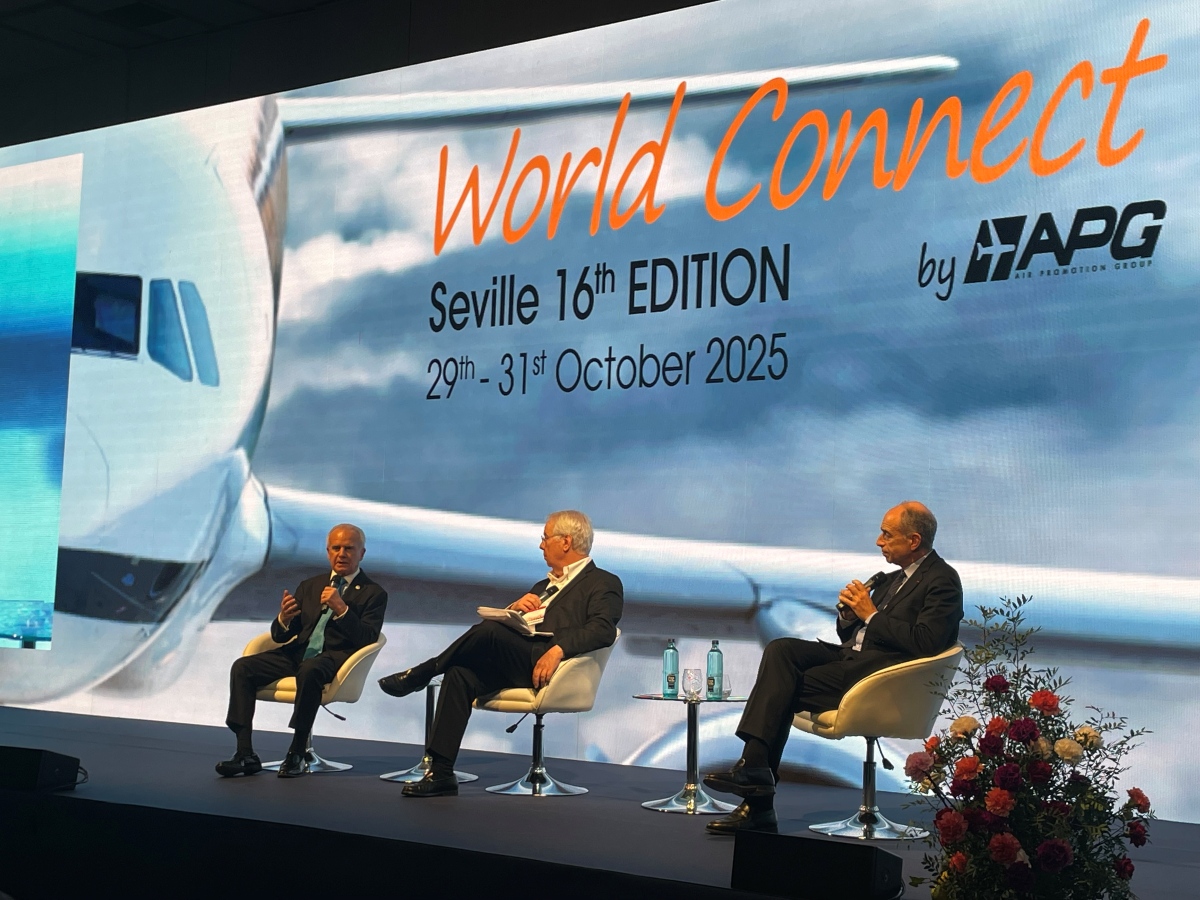 Au World Connect APG de Séville et autour de Marc Rochet : Nicholas Calio,CEO Airlines for America (à gauche) et Jean-François Copé,Président de Roissy-Meaux Aéropôle, Président du Pays de Meaux et  Maire de Meaux . Photo : C.Hardin Au World Connect APG de Séville et autour de Marc Rochet : Nicholas Calio,CEO Airlines for America (à gauche) et Jean-François Copé,Président de Roissy-Meaux Aéropôle, Président du Pays de Meaux et  Maire de Meaux . Photo : C.Hardin