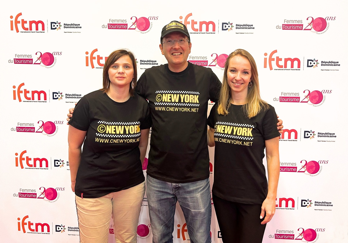Didier Forray, fondateur de CNEWYORK, entouré de Katia (à gauche) et Gwendoline (à droite), les deux conseillères voyages du groupe - Photo : CNEWYORK