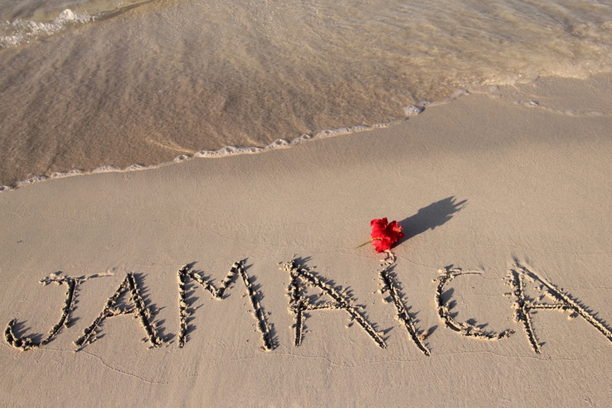 Le ministère du Tourisme jamaïcain vise une opérationnalité complète du secteur touristique d’ici le 15 décembre 2025.@depositphotos