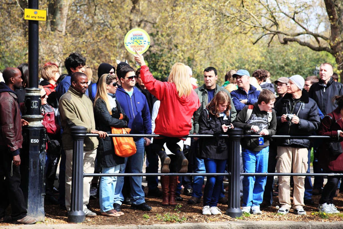 Au musée Kunstpalast de Düsseldorf, le « Guide grincheux » attire les visiteurs. @depositphotos/lenschanger