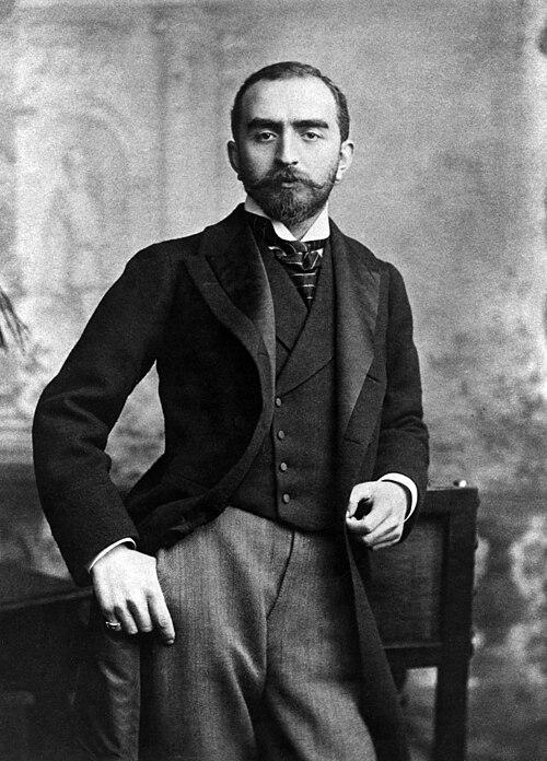 Grâce au legs de sa fortune, Calouste-Gulbenkian permet au Portugal de créer un réseau de bibliobus qui irriguera le pays. (DR Wikipedia)