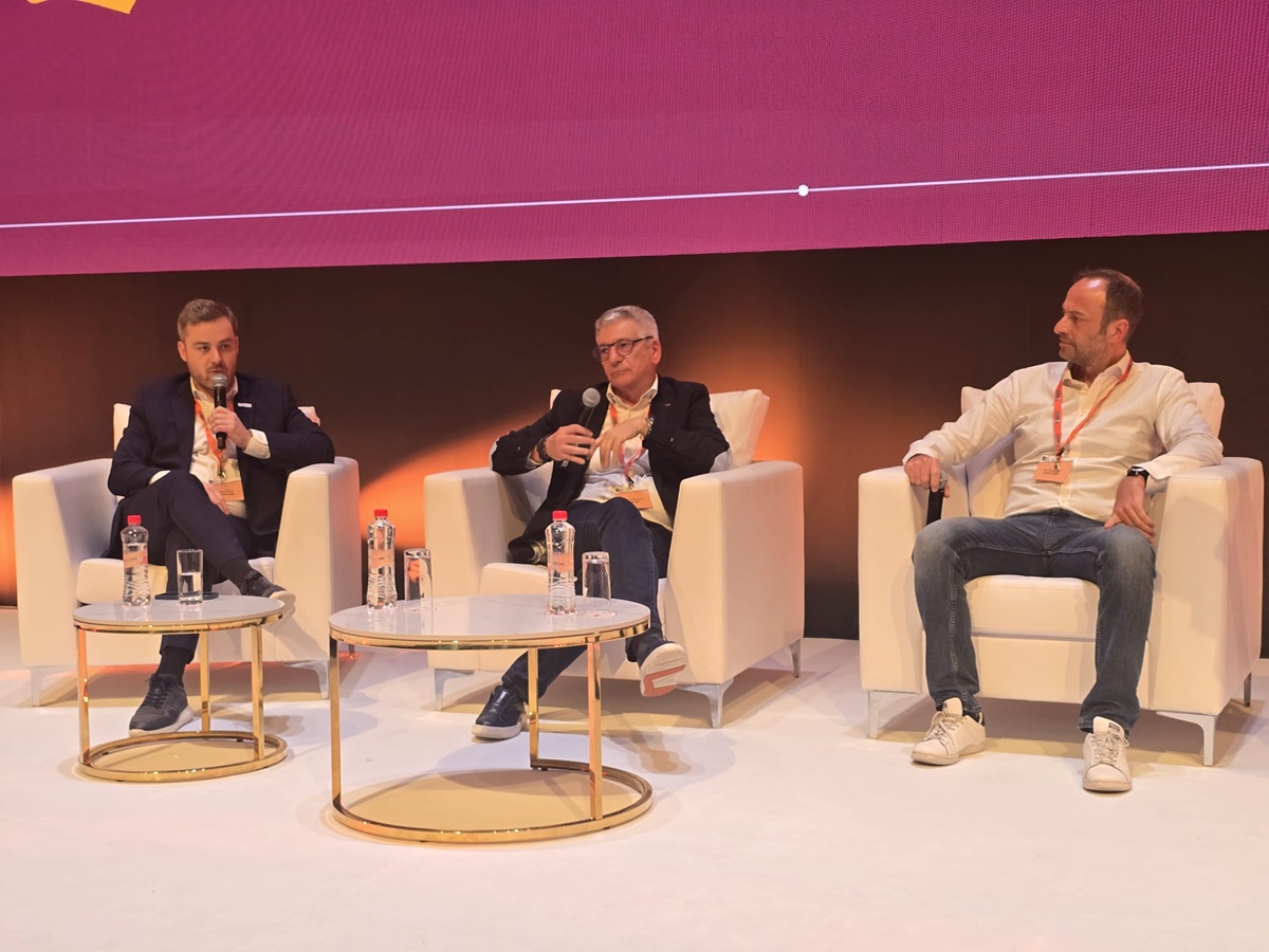Yvon Peltanche au centre entouré de Julien Hamon et Jean-Philippe Raux - Photo CE
