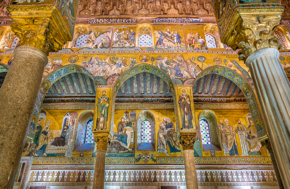 Les décors intérieurs de la Chapelle Palatine dans le Palais des Normands © Deposit Photos/  e55evu