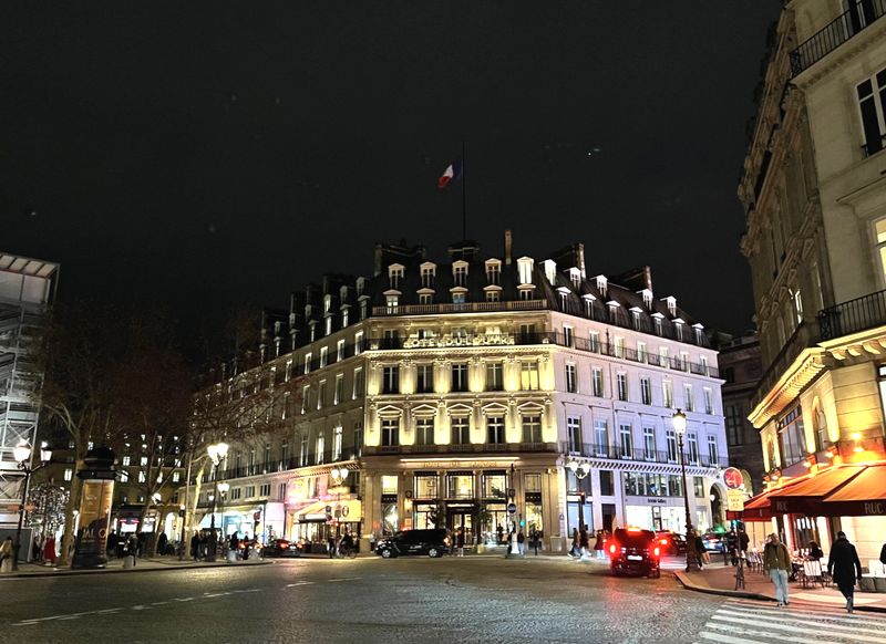 L'Hôtel du Louvre, un emplacement idéal à deux pas du musée du même nom et de la Comédie française - Photo : PB