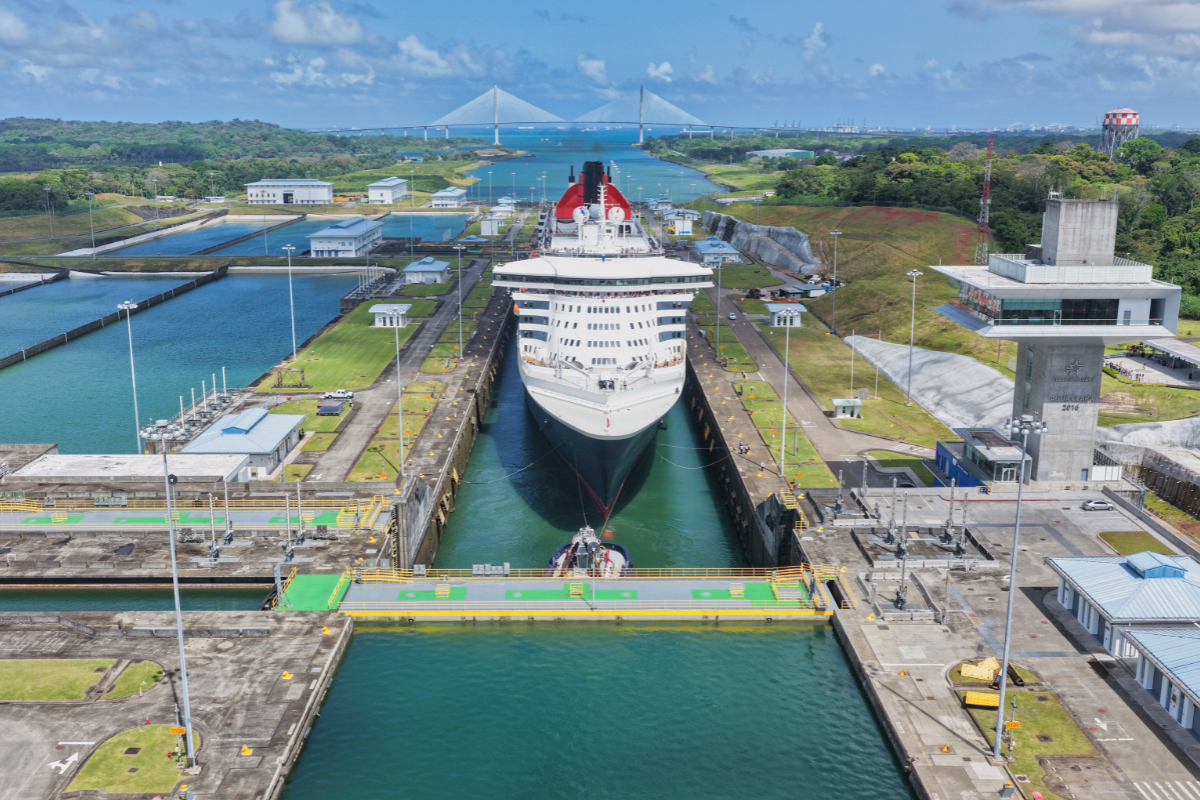 Queen Mary 2 : une première historique dans le canal de Panama
