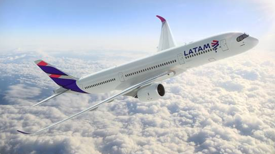 Le vol inaugural spécial du premier appareil avec les nouvelles couleurs de LATAM partira de Rio de Janeiro pour Genève le 1er mai 2016 - Photo : LATAM