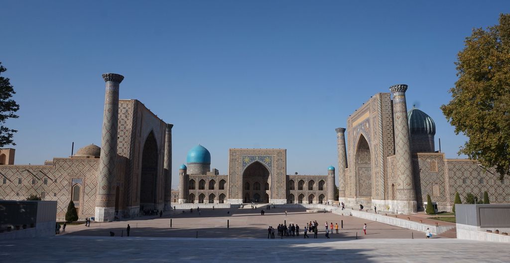 L'imposante Place du Registan, un des joyaux de Samarcande - Photo : PB