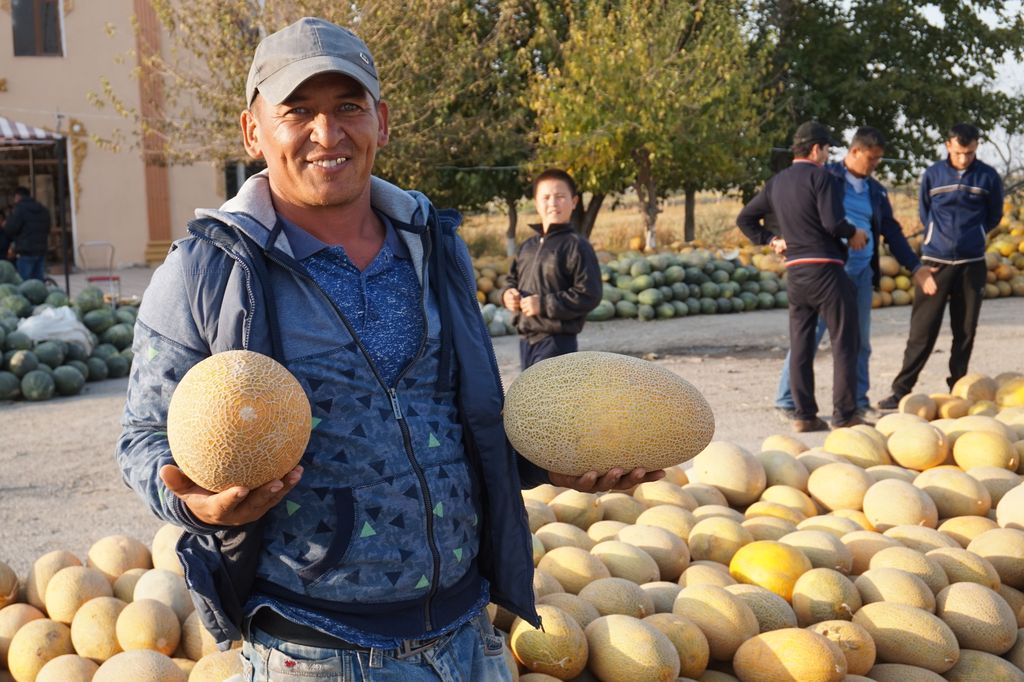 A l'automne, les vendeurs de melon s'alignent au bord des routes - Photo : PB