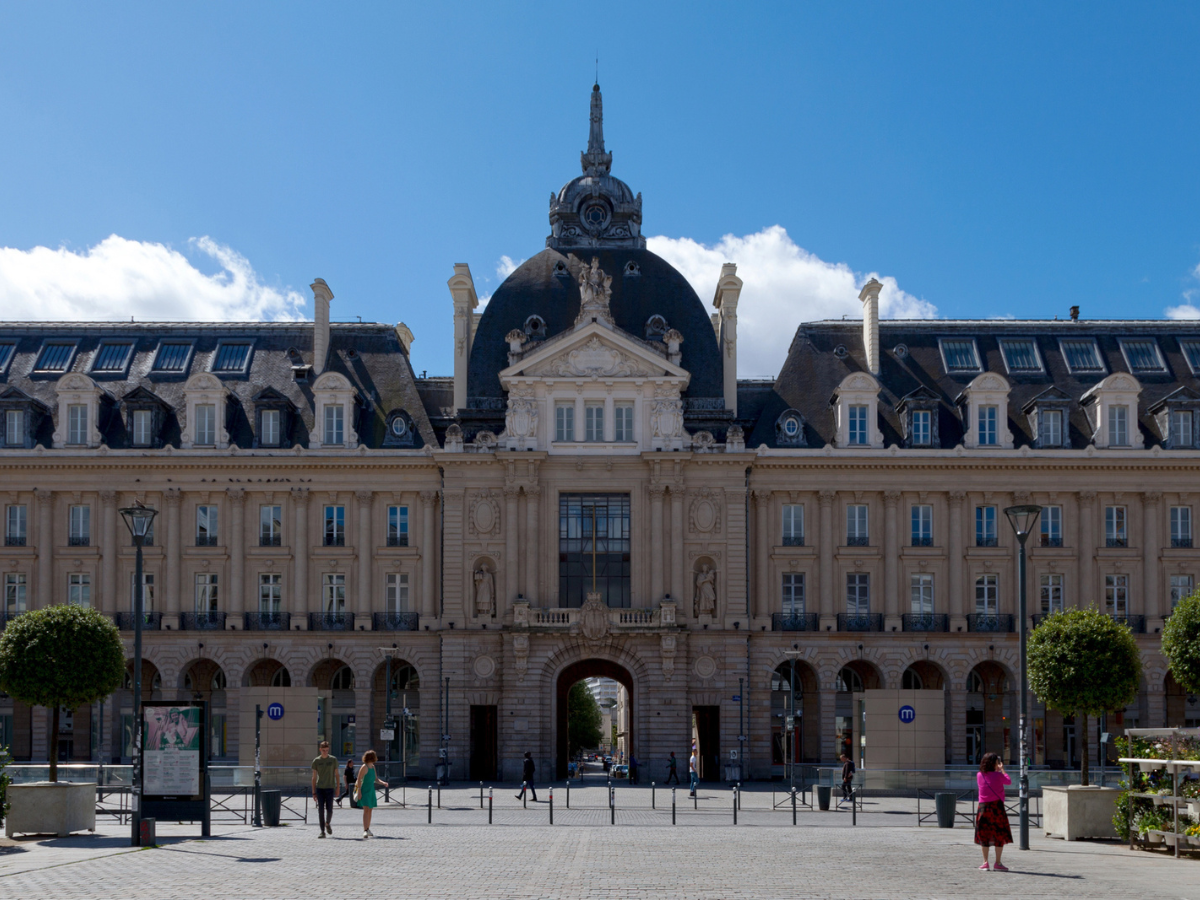 Nouveau complexe en 2030 dans le Palais du Commerce à Rennes      ©Deposititphotos.com/BreizhAtao