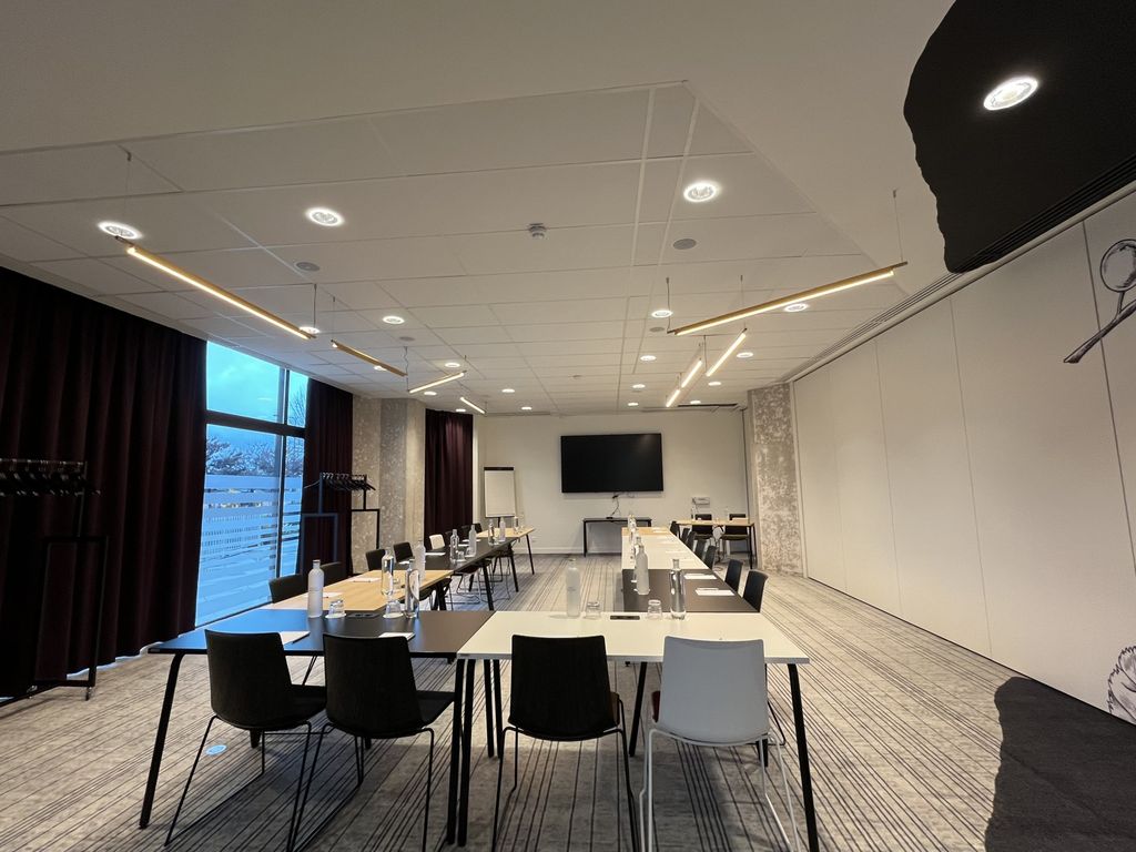 Un des salons modulables du Hyatt Centric Reims - Photo : PB