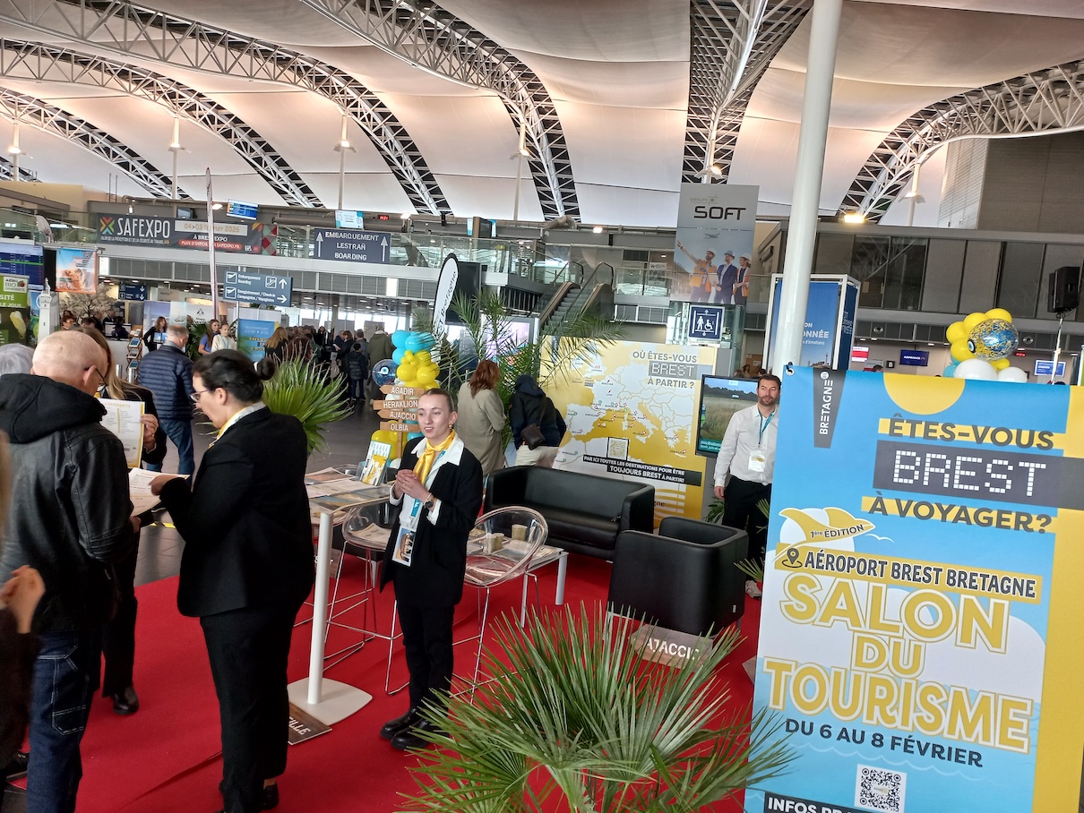 Le Salon du Tourisme de Brest a réuni 93 exposants, répartis sur 29 stands - Photo : Aéroport Brest Bretagne