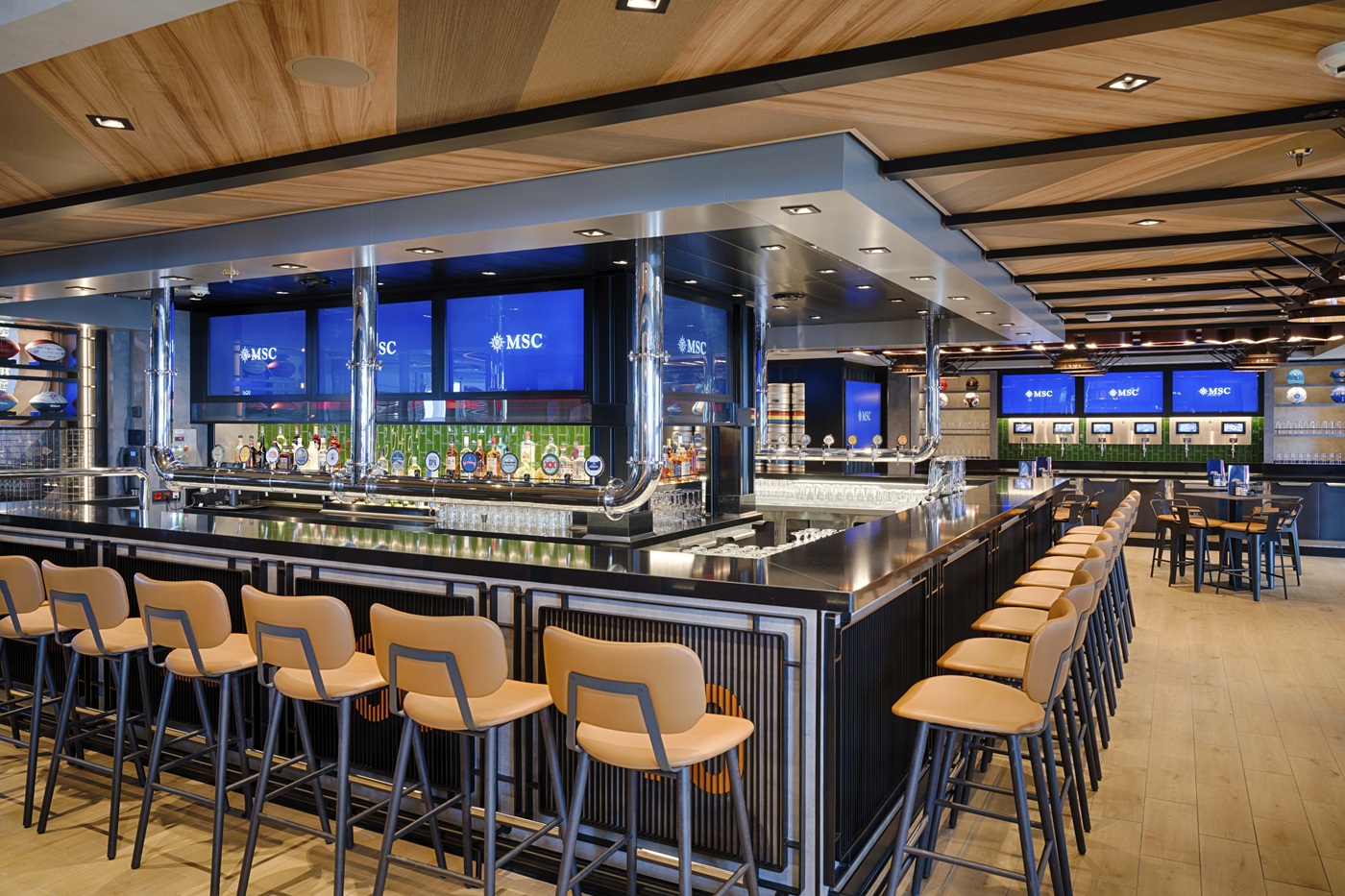 Bars sportifs, lounges, salles de spectacle... les rencontres seront diffusées dans de multiples espaces - Photo : MSC Croisières