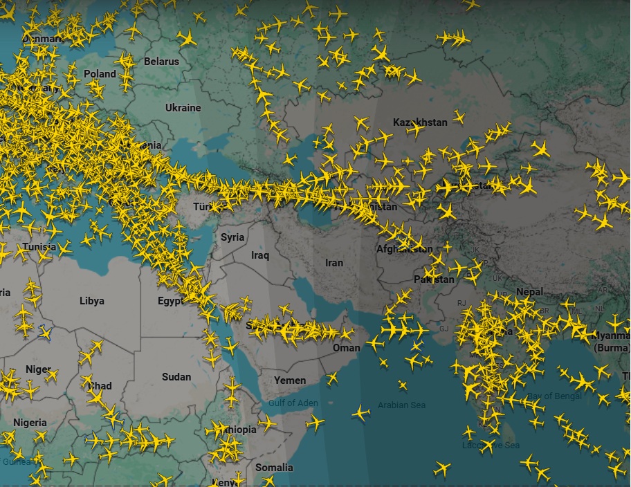 Les trajets vont être rallongés pour contourner les espaces aériens fermés," selon Pascal de Izaguirre - Capture écran Flight radar
