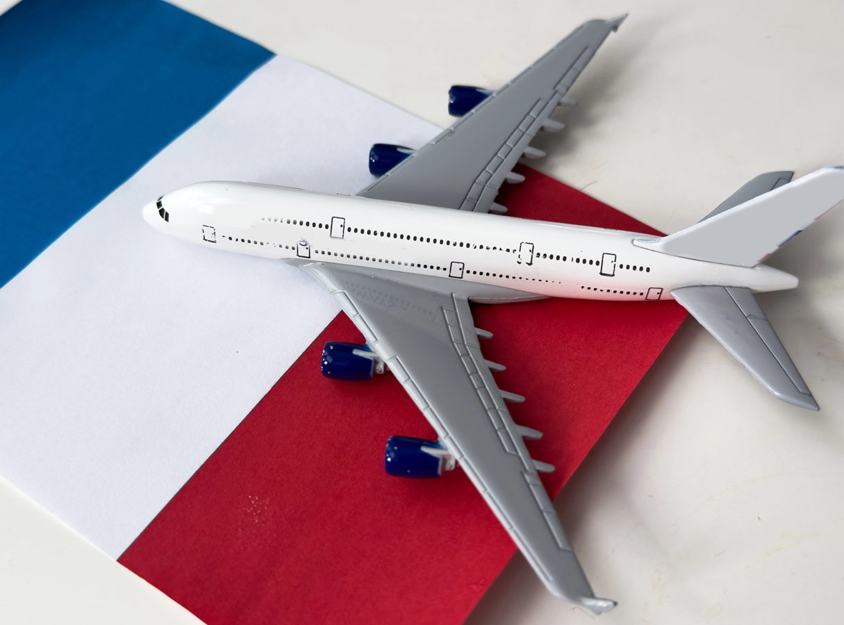 La France va affréter des vols vers le Moyen-orient pour évacuer les voyageurs - Depositphotos