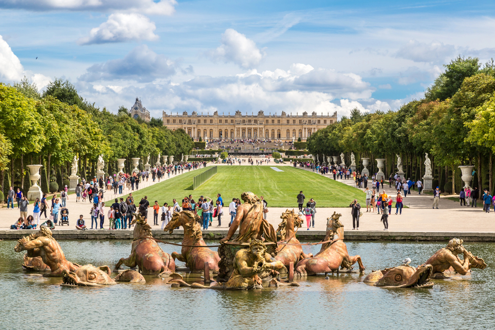 La fontaine d'Apollon est l'un des joyaux des jardins du château de Versailles - DepositPhotos.com, bloodua