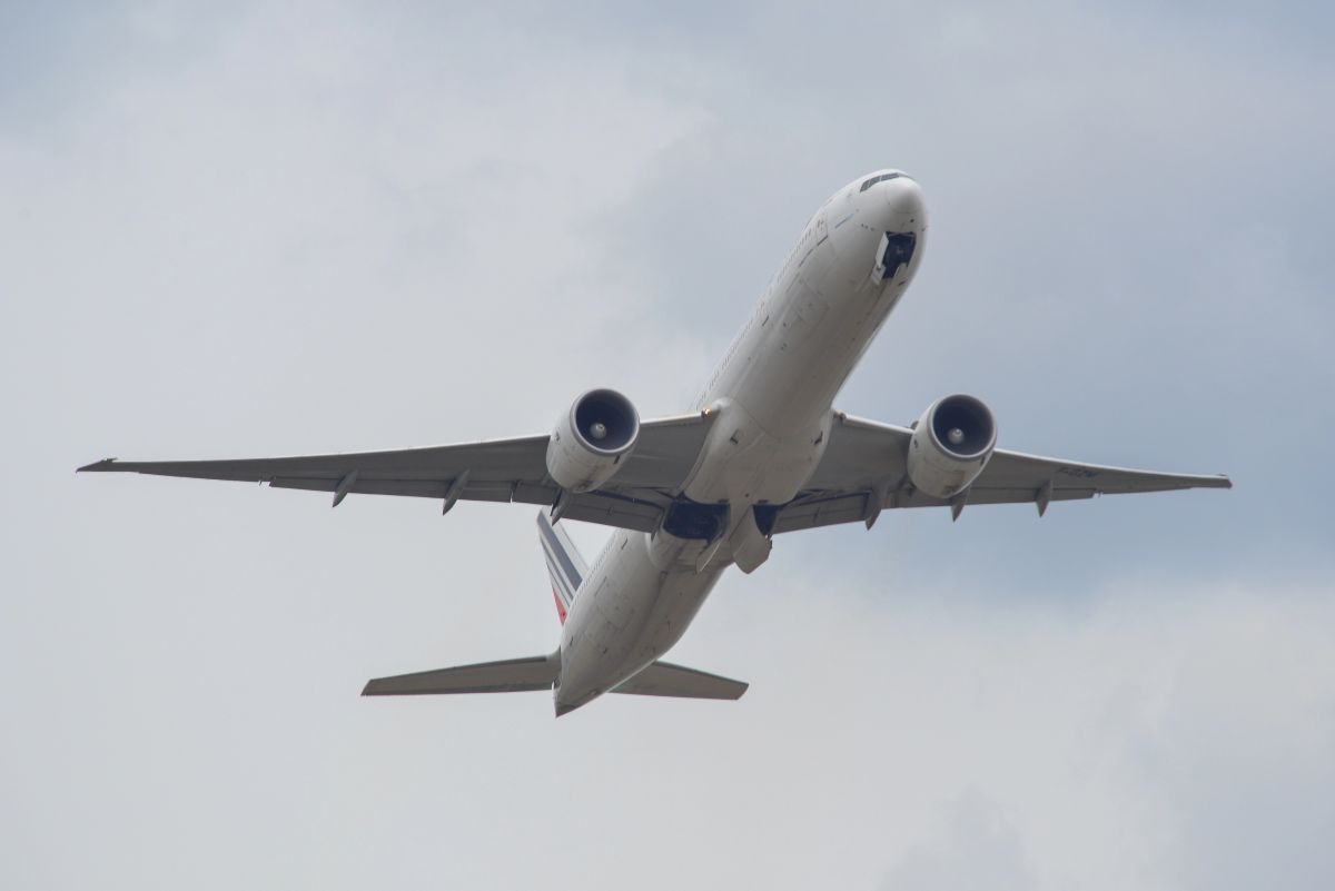 Air France : récit d’une exfiltration réussie. Un Boeing 777 d’Air France au décollage. Crédit : dépositphotos. phuongphoto