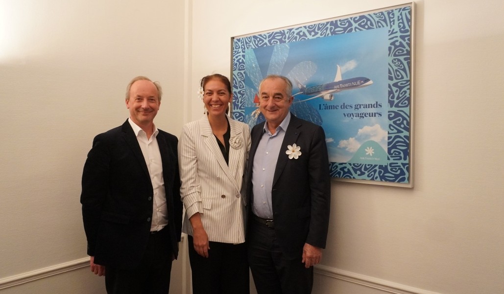 À Paris, ce 10 mars, de gauche à droite : Jean-Marc Hastings, Vaietea Kohler, directrice commerciale marketing et alliances, Lionel Guérin.Photo : C.Hardin