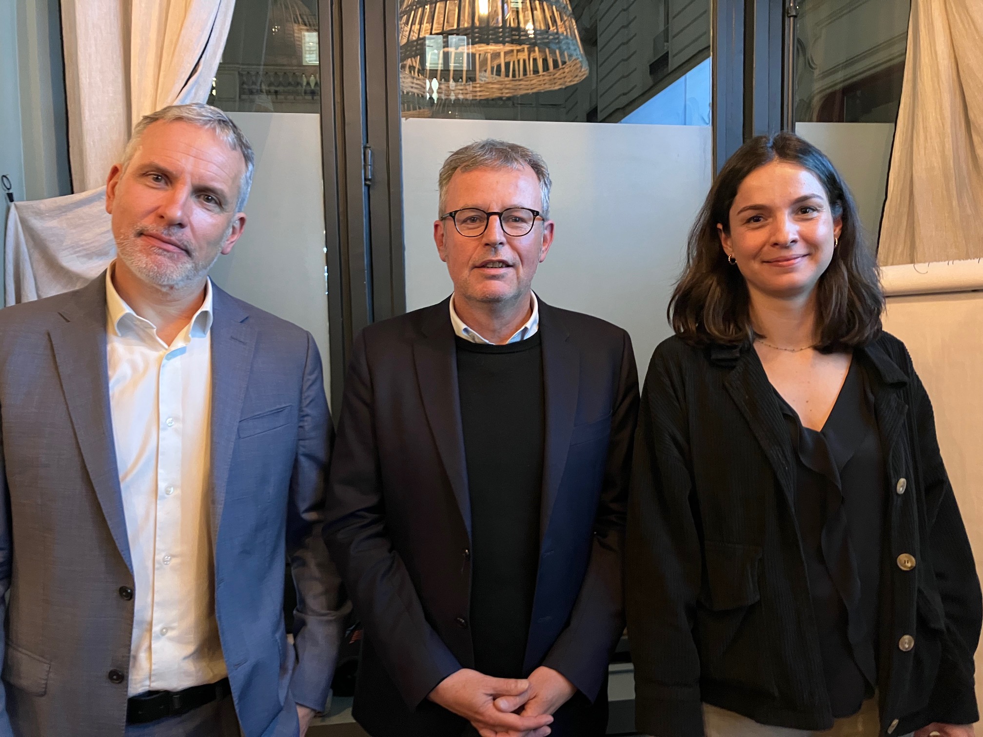 Lionel Rabiet, accompagné de Germain Lelarge et Moana Lhopitallier (fondation Je pars, tu pars, il part) - Photo : T. Beaurepère