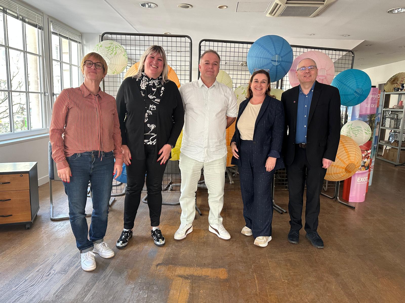 De gauche à droite : Sandra Fagnoni (Sangio Voyages), Delphine Schwanger (Josy Tourisme), Fabrice Poulain (Fensch Voyages), Laetitia Jacques (EuroMoselle Loisirs) et Bertrand Billerey (FAB Travel) - Photo EDV Grand Est