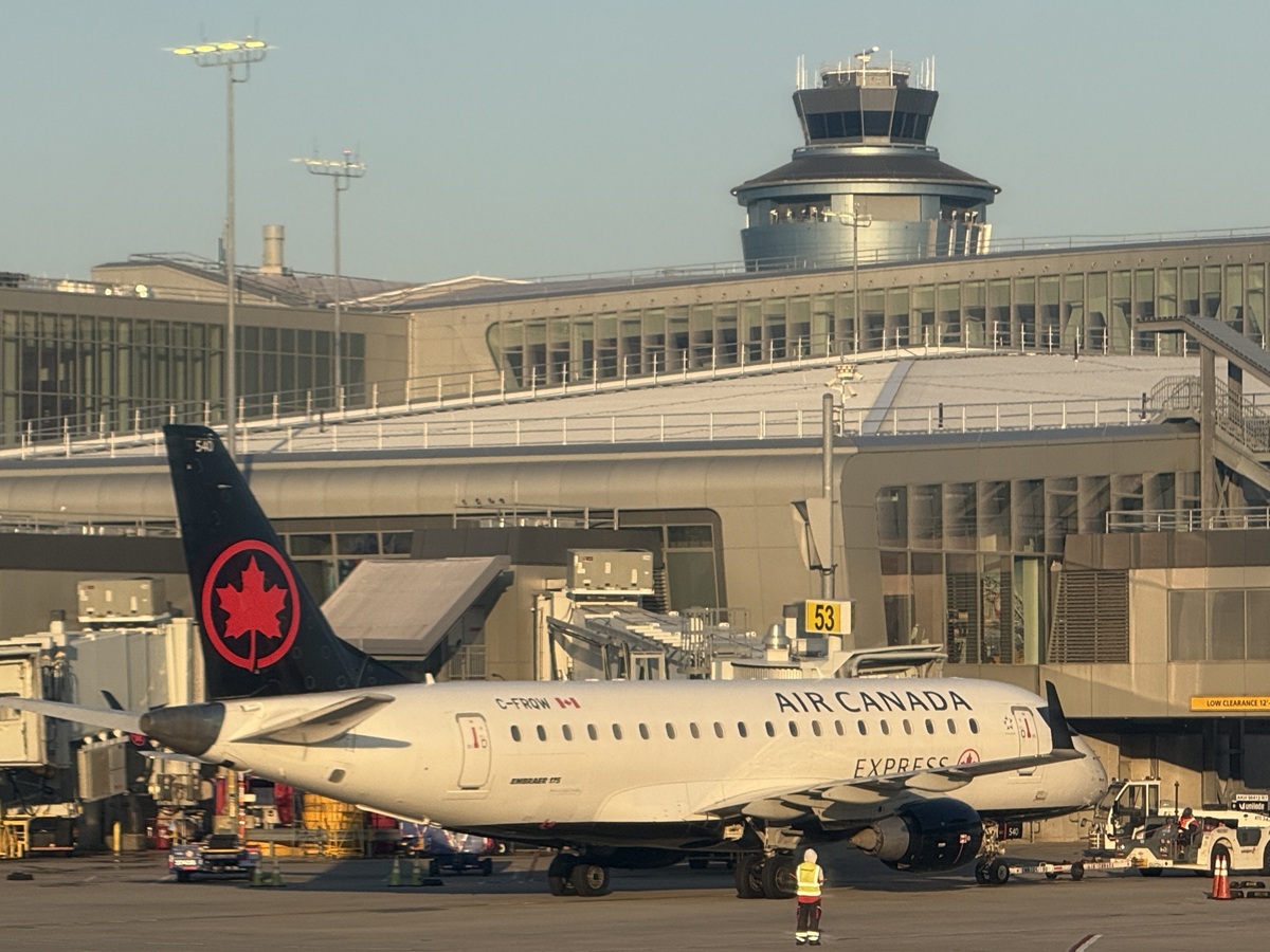 New York : ce que l'on sait de l'accident du vol d'Air Canada Express ?