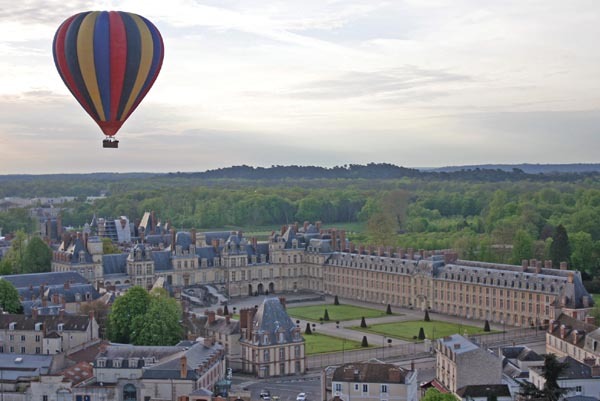 Le ballon au-dessus du château de Fontainebleau