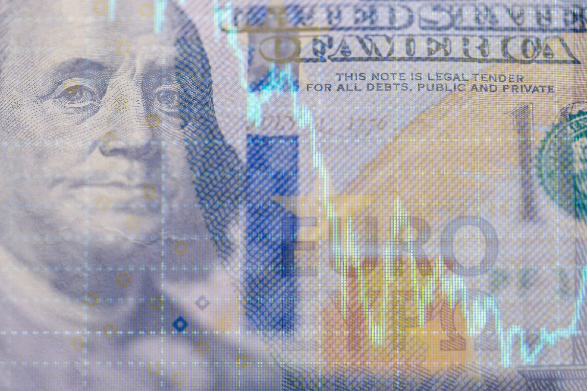 Devises : l’euro en embuscade dans un monde fragmenté - Depositphotos.com  Auteur luckyuran