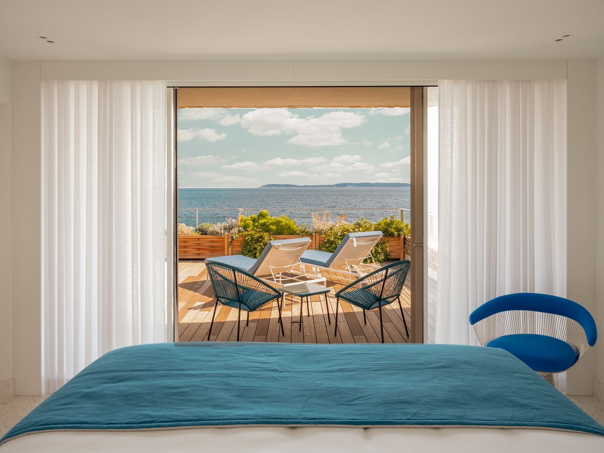 Aux Roches, toutes les chambres sont vue mer - Photo : Les Roches