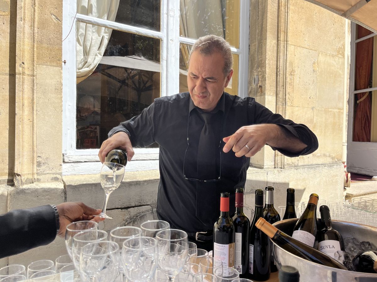 Dégustation de vins turcs. Ici,  du vin blanc Narince © PB
