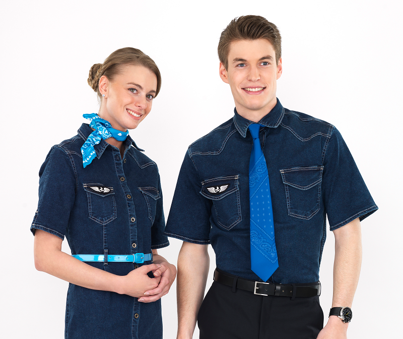 Les uniformes des hôtesses et stewards de French blue - Photo French Blue