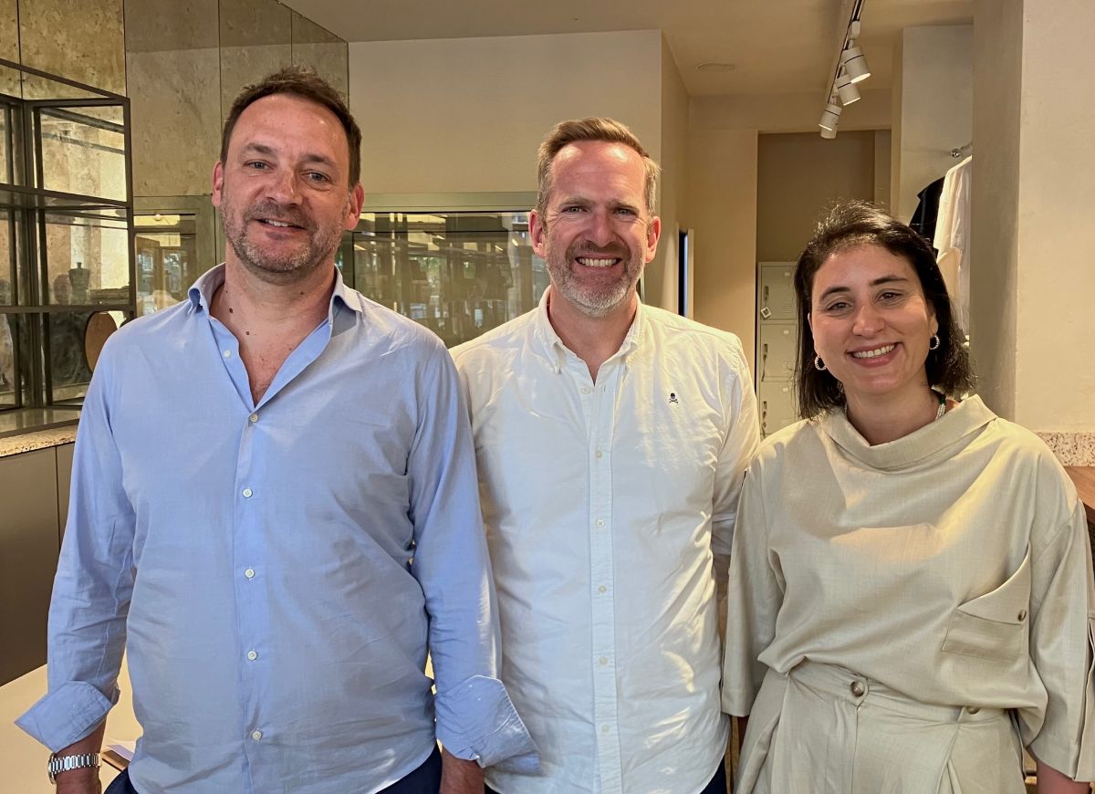 Yann Wulser (Altaï), avec James Thornton (PDG d'Intrepid Travel)  et Zina Bencheikh (DG zone EMEA) - Photo : T. Beaurepère