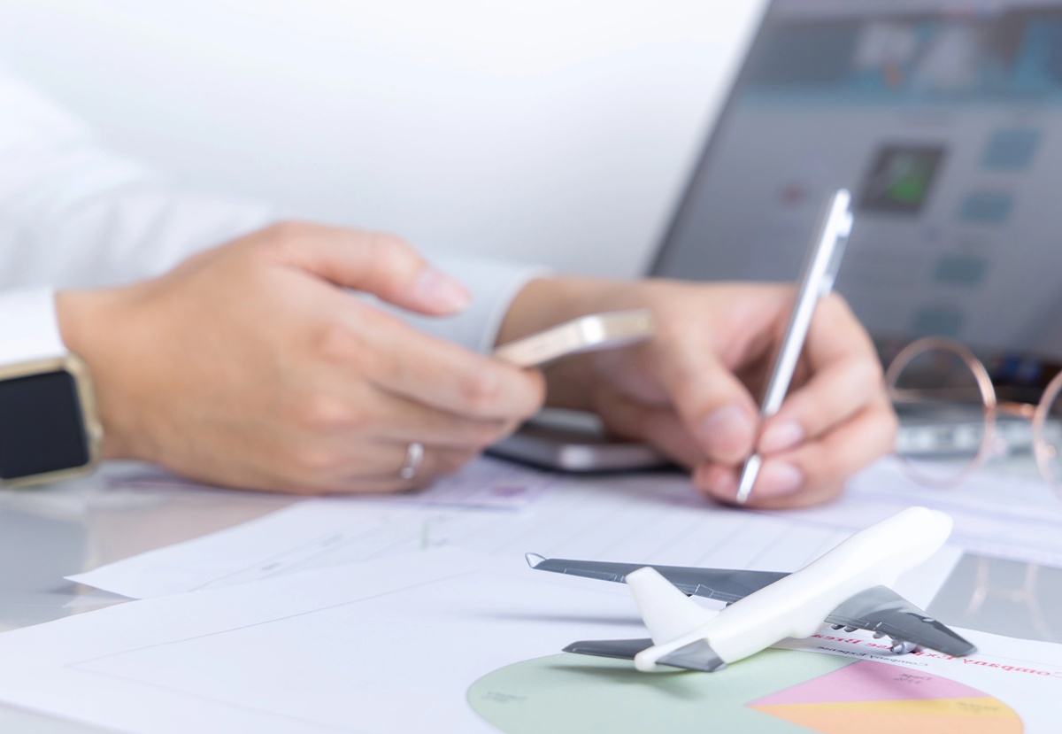 L'Alliance mondiale des associations d'agents de voyages exhorte les compagnies aériennes à adopter une approche plus transparente et collaborative concernant les surcharges qu'elles appliquent - DepositPhotos.com, junce11