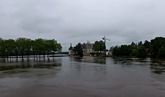 ^Le domaine du Château de Chambord a été inondé - DR : Facebook