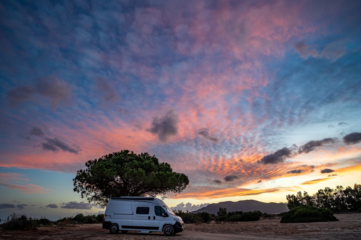 Le groupe Huttopia, via sa plateforme Bivouacs Huttopia, recherche un photographe ou vidéaste pour parcourir la France pendant l’été 2026 - Depositphotos.com @andrea.tabaro.gmail.com