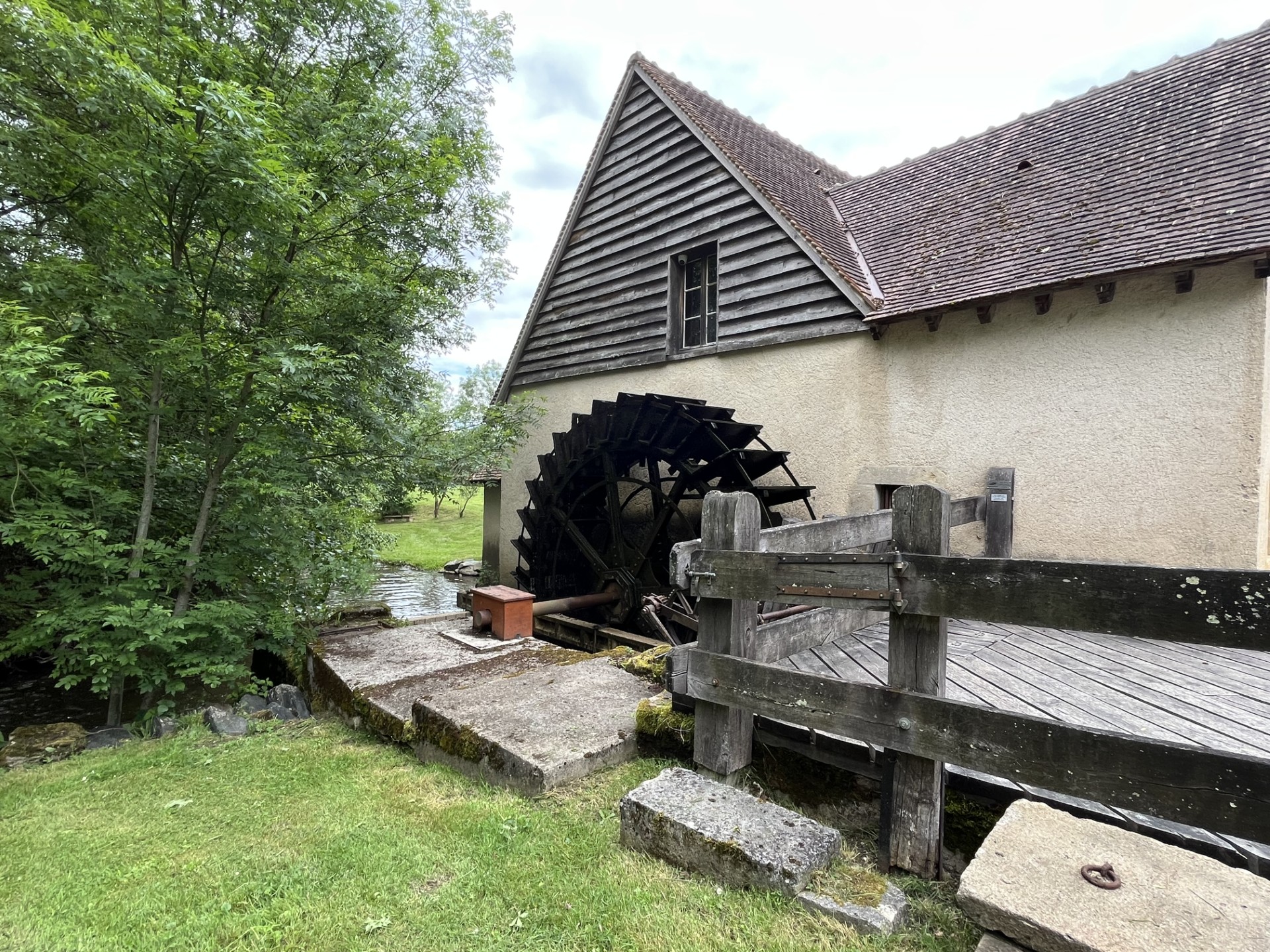 Le Moulin d'Angibault permet de découvrir le fonctionnement d'un moulin à eau de plaine du XVIIIe s - Photo : Paula Boyer