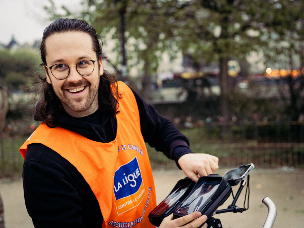 Monodie (Edouard L.) au départ de Paris.    Photo: Mathilde Miossec