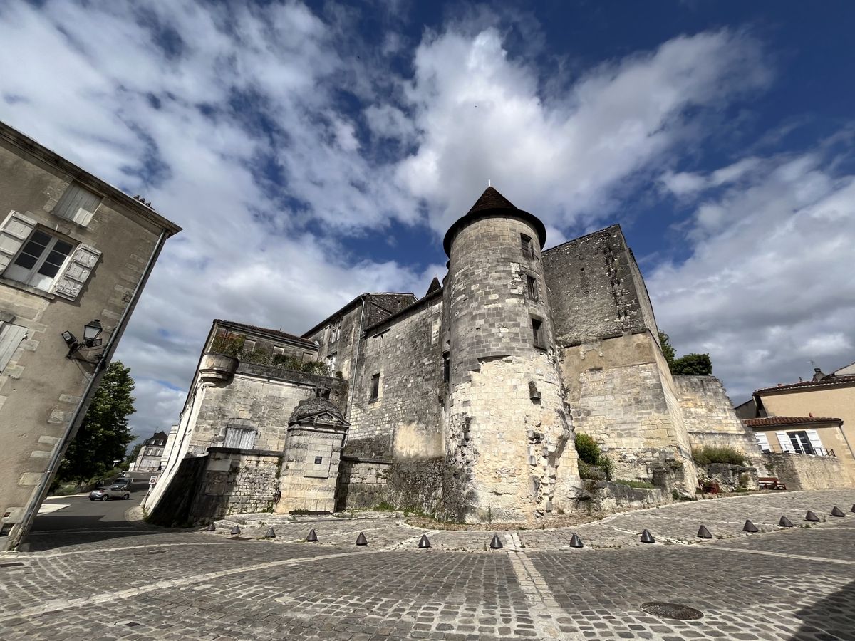 C'est au château de Cognac qu'est né François 1er. Photo : Paula Boyer.