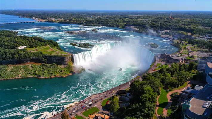 Les Chutes du Niagara s'invitent à Paris, Despositphotos.com