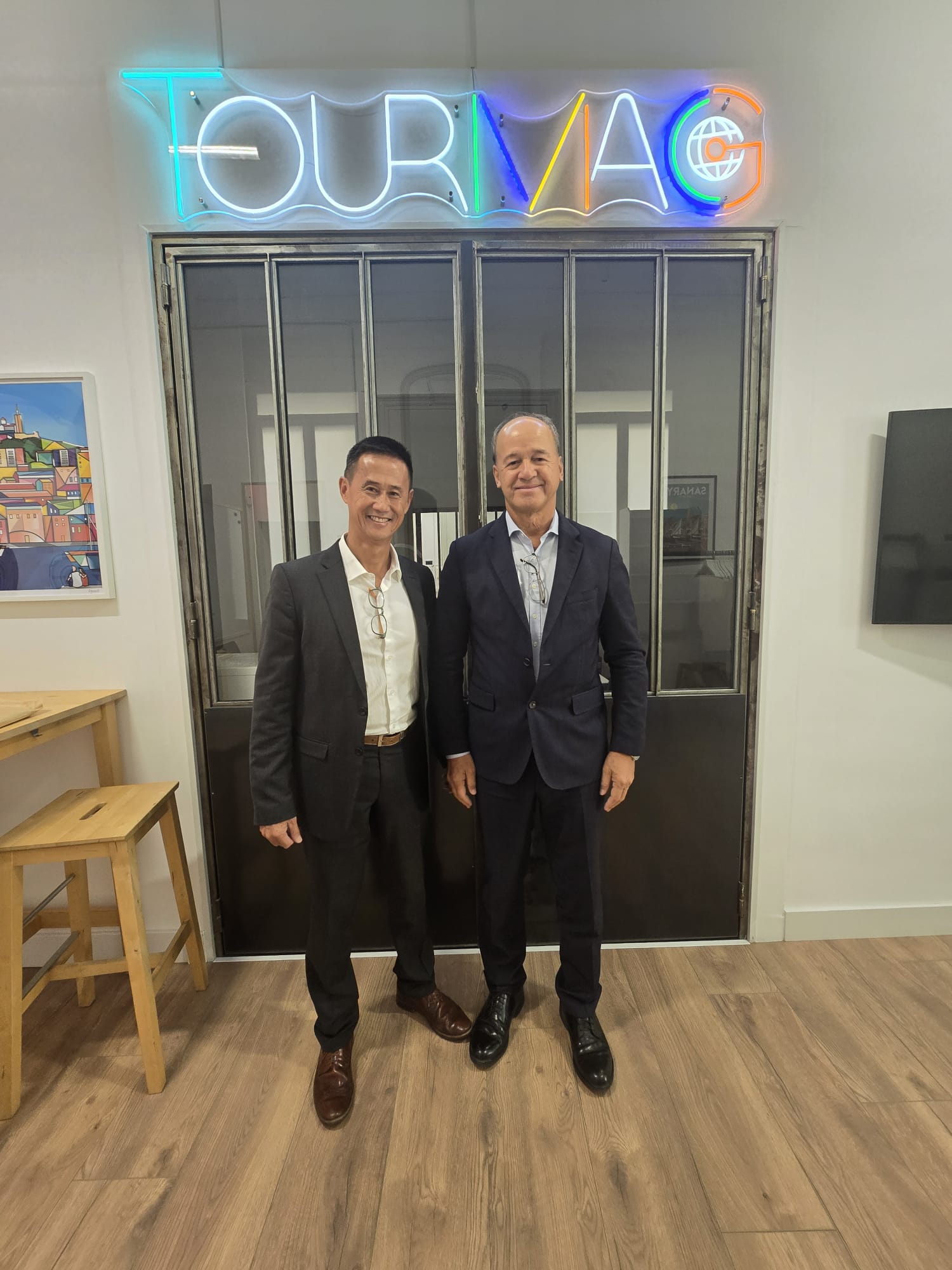 Edouard Wong Fat, directeur général et James Estall président du Conseil d’administration d'Air Tahiti - Photo CE