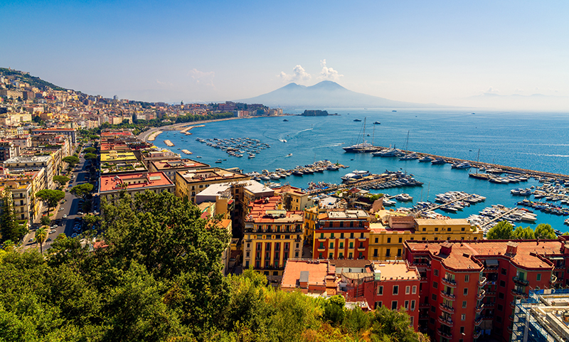 Naples © Shutterstock