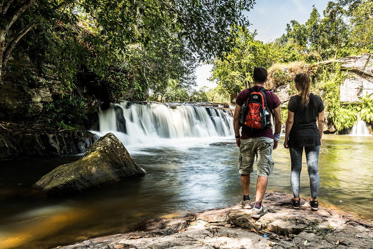 Randonnée à Phnom Kulen, Cambodge — parce que certaines destinations se découvrent mieux à pied. © Easia Travel.